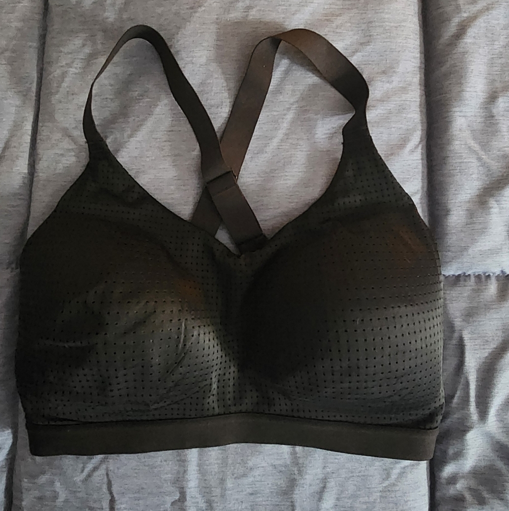 Victoria's Secret Black Lightweight Sports Bra - Size 34DDD